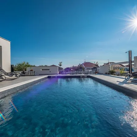 Villa Magnifica Apartments With Pool Novalja Exterior photo
