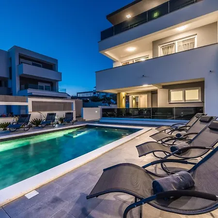 Villa Magnifica Apartments With Pool Novalja Exterior photo