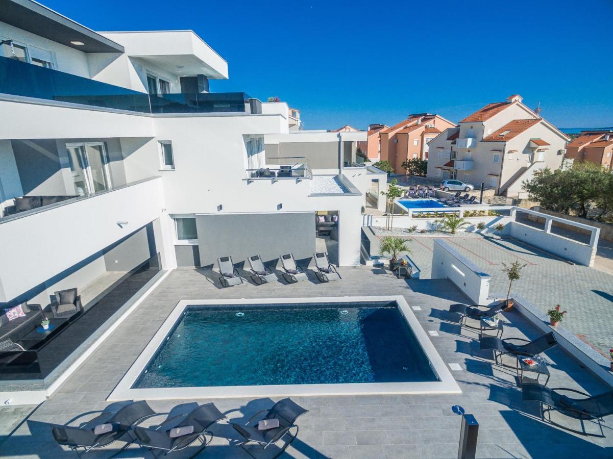 Appartement Magnifica With Pool