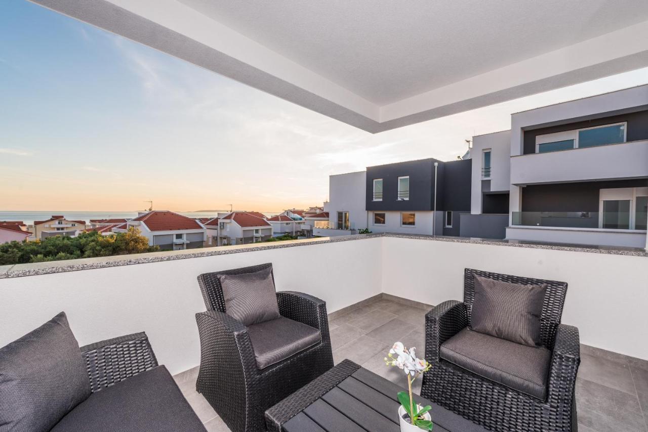 Apartment Magnifica With Pool Novalja
