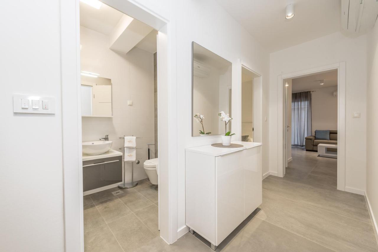 Magnifica With Pool Apartment *