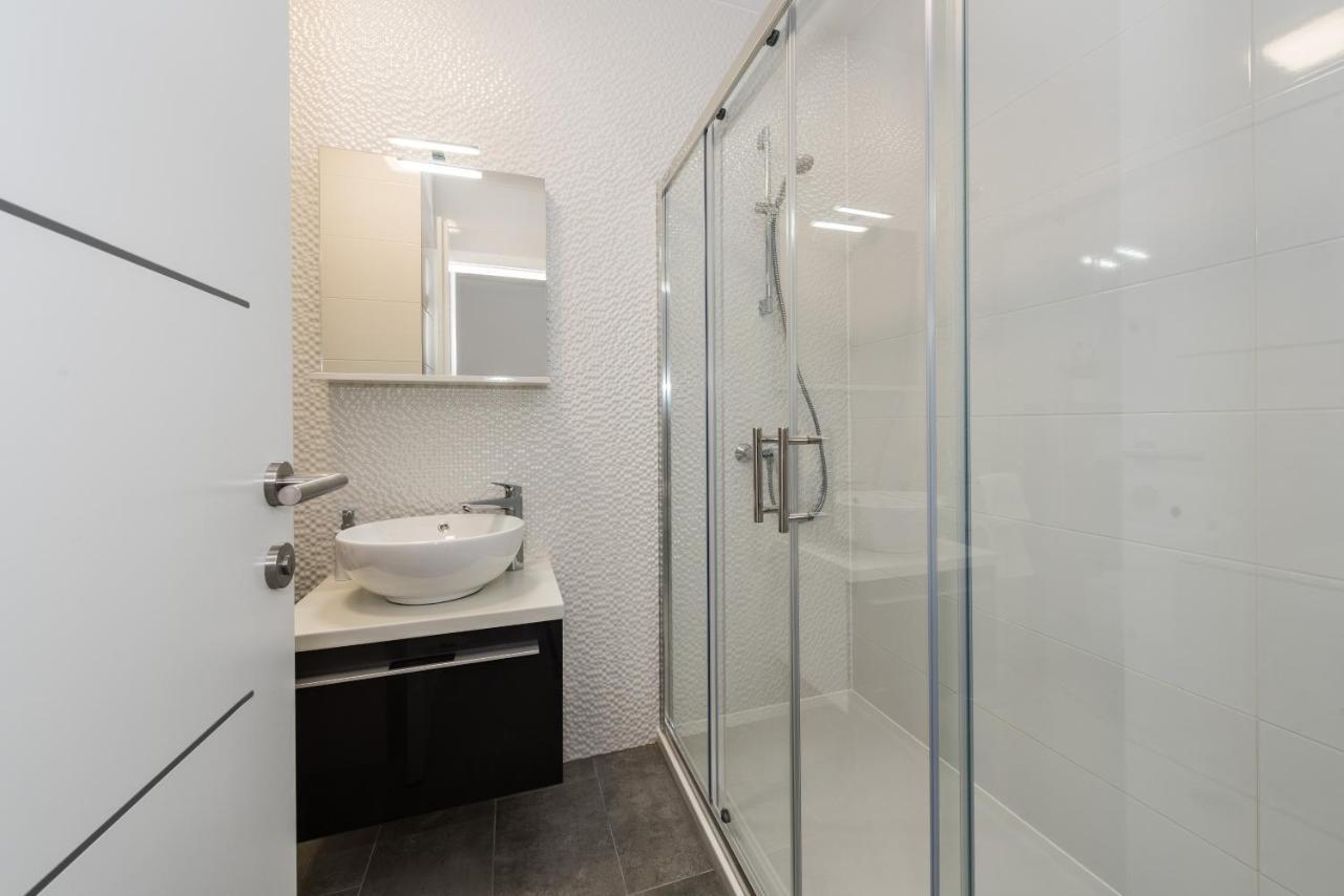 Magnifica With Pool Apartment *
